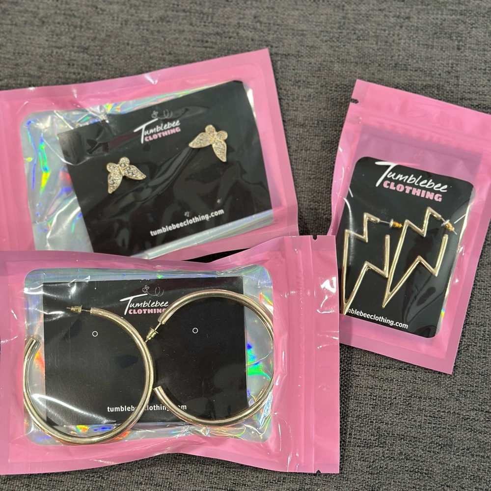 Tumblebee Clothing Earrings Set